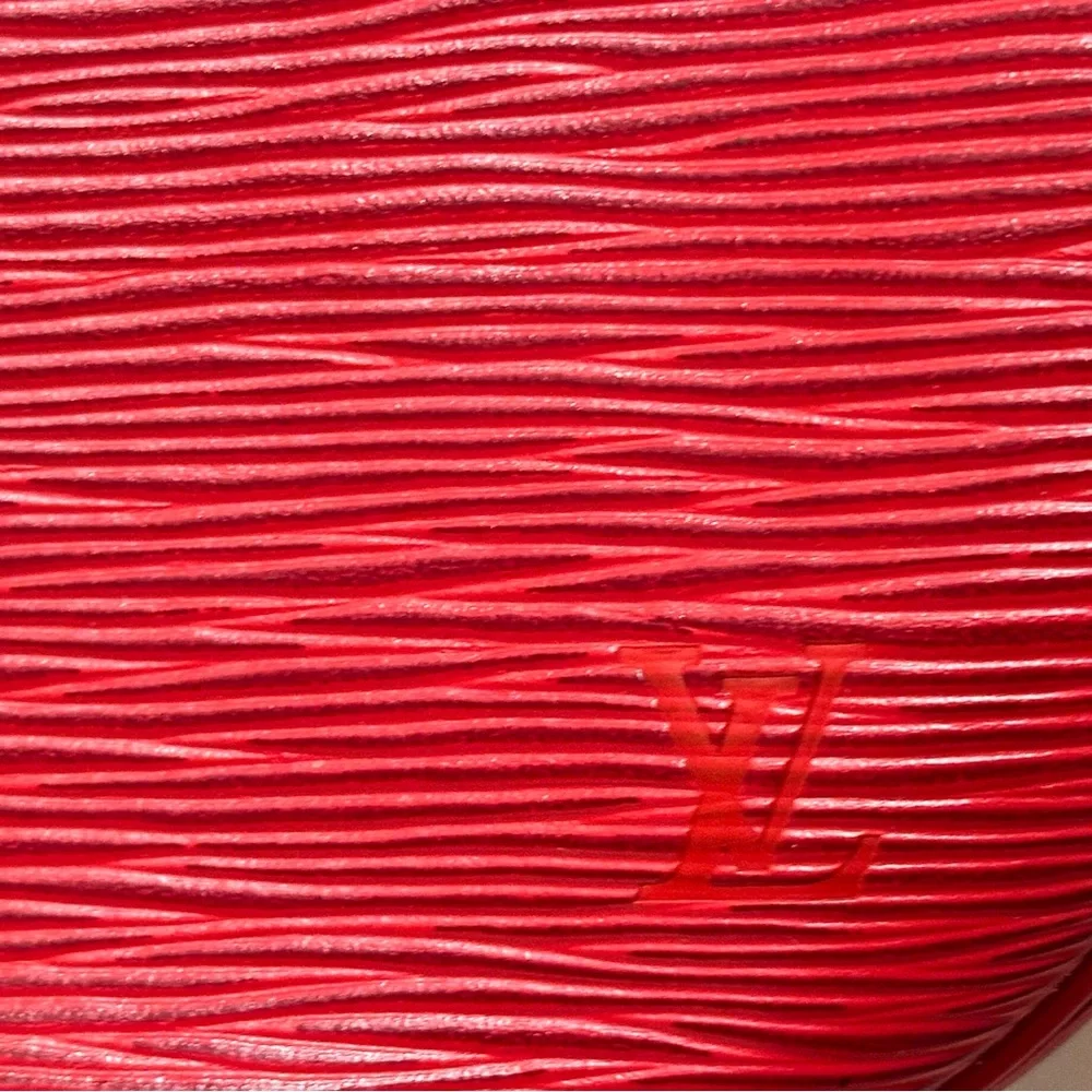 Louie Vuitton Jeune Fille Red Epi - Picture 2 of 16